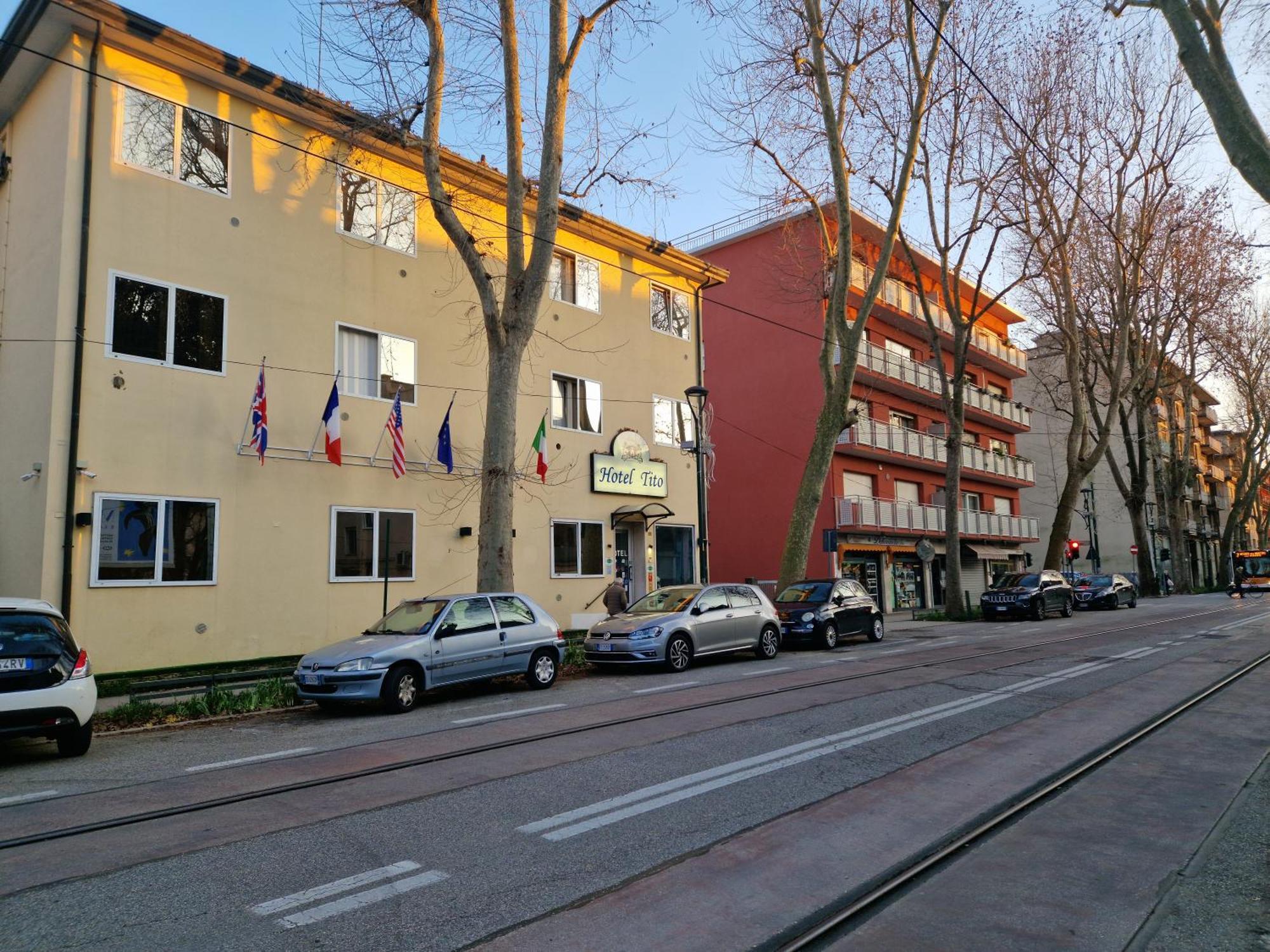Hotel Tito Mestre Exteriör bild
