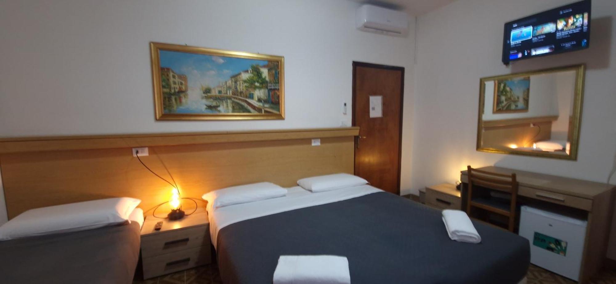 Hotel Tito Mestre Exteriör bild