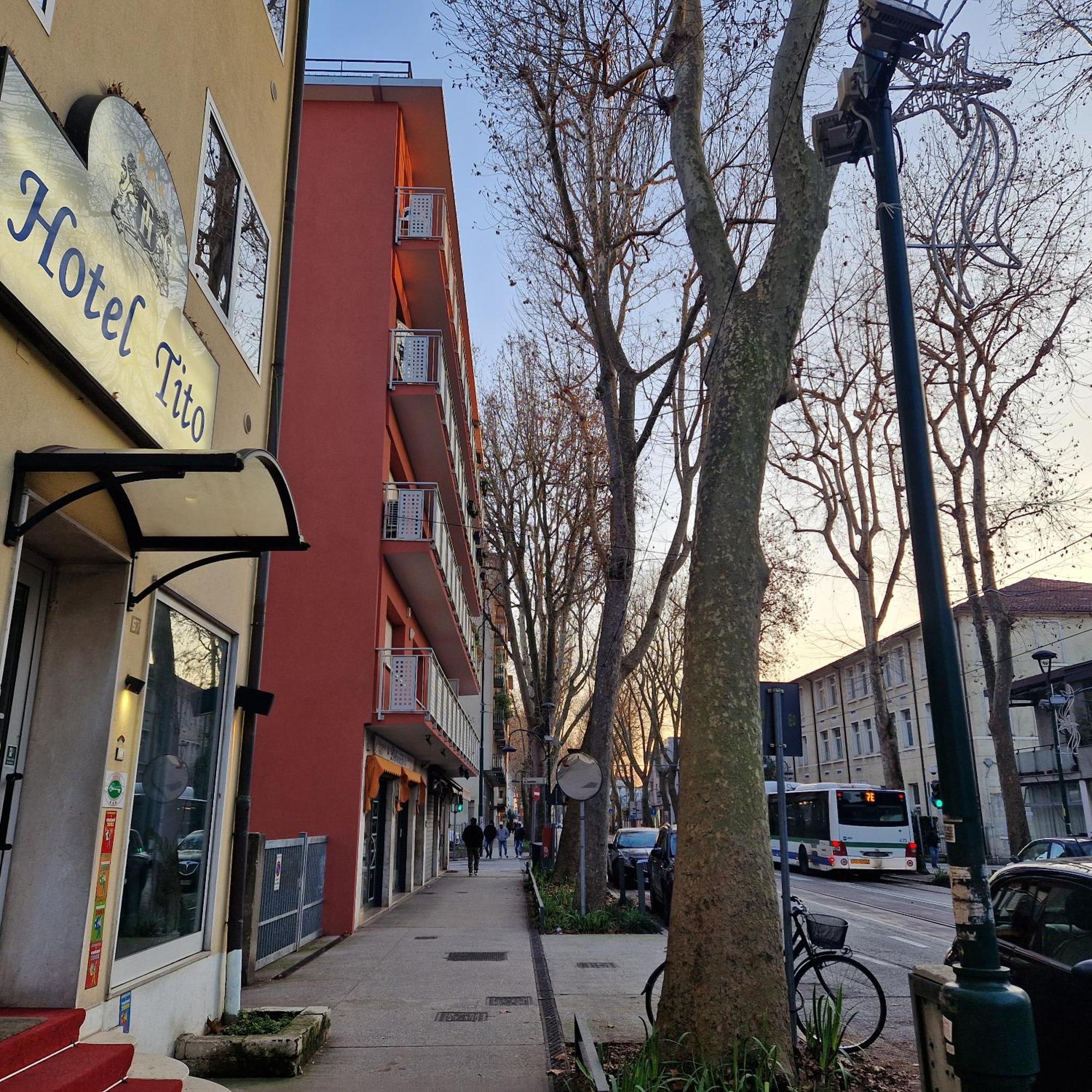 Hotel Tito Mestre Exteriör bild