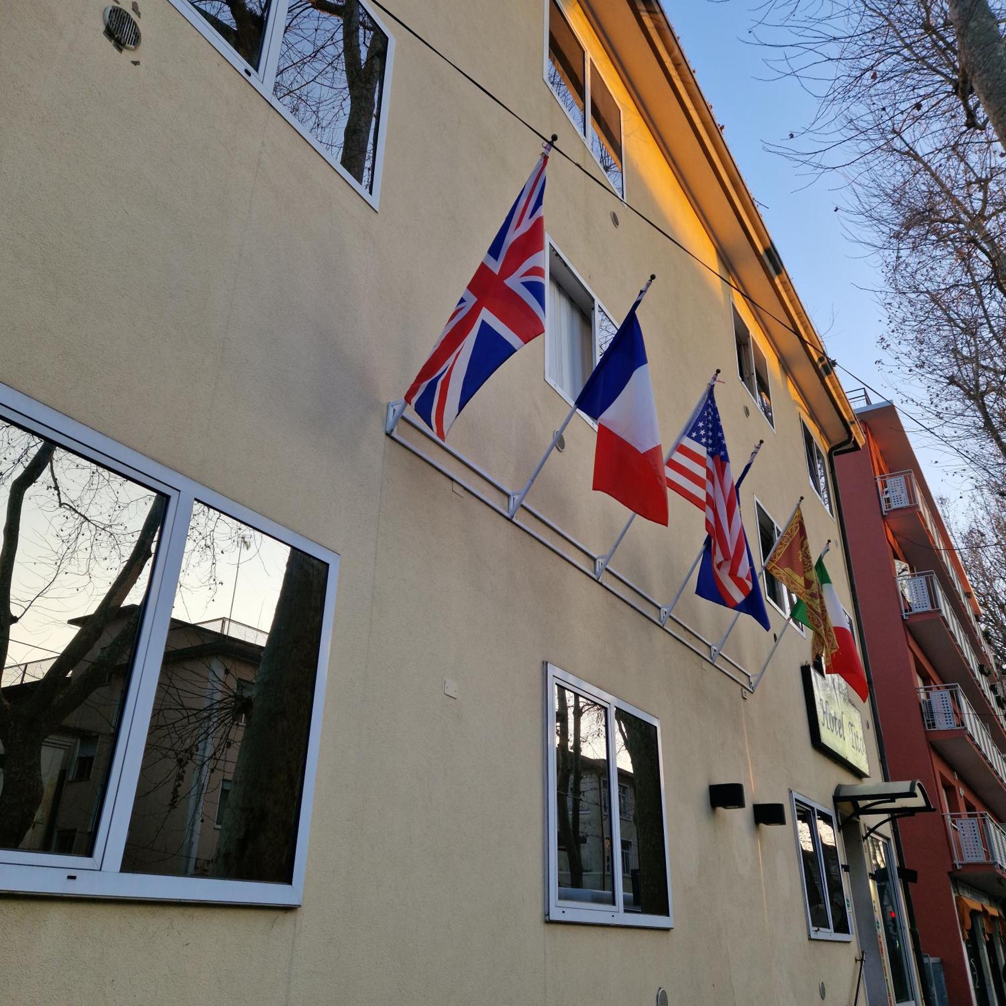 Hotel Tito Mestre Exteriör bild