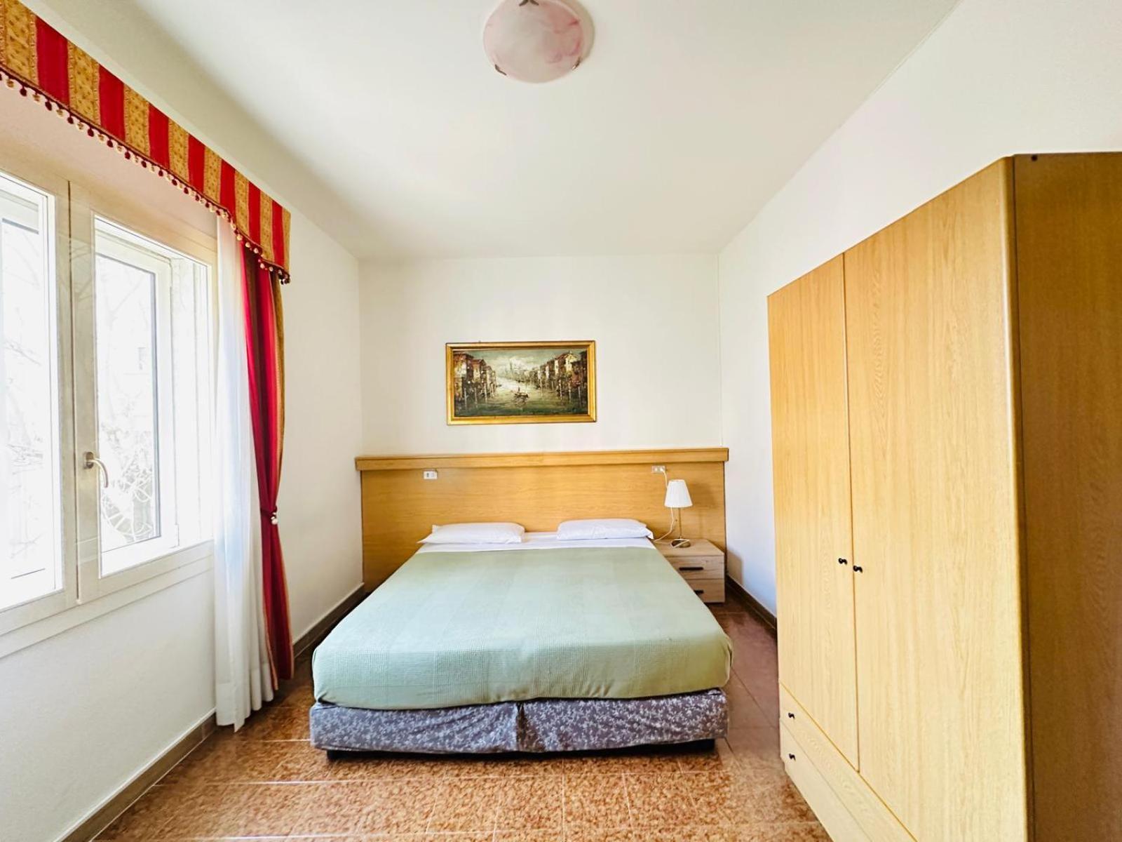 Hotel Tito Mestre Exteriör bild