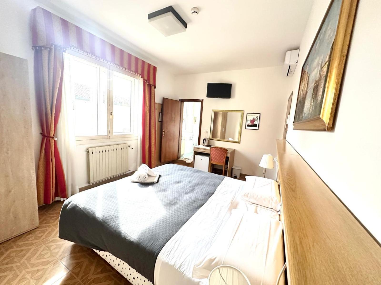 Hotel Tito Mestre Exteriör bild
