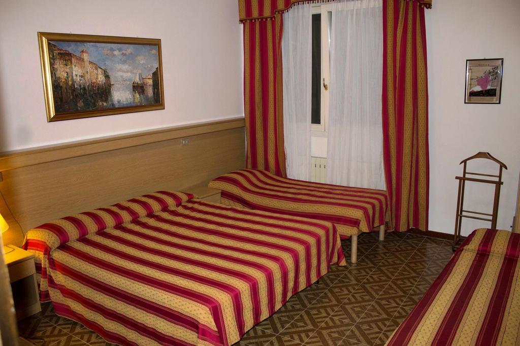 Hotel Tito Mestre Exteriör bild